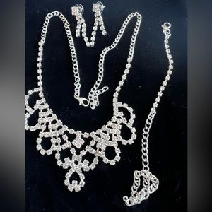 Bridal set 🆕 Lightweight necklace, earrings & bracelet fashion jewelry set